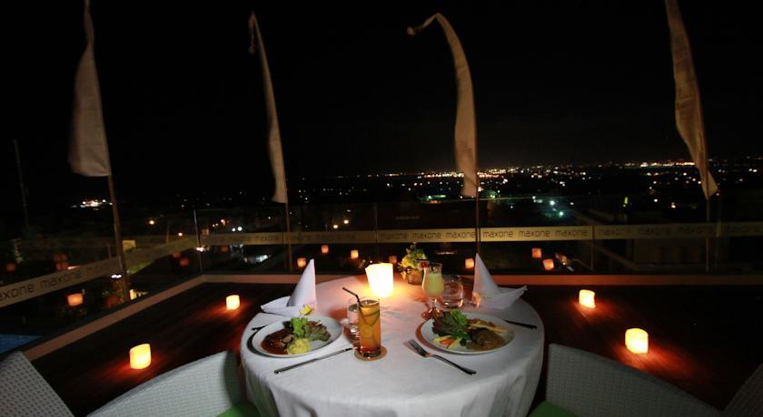 Maxonehotels At Bukit Jimbaran Экстерьер фото