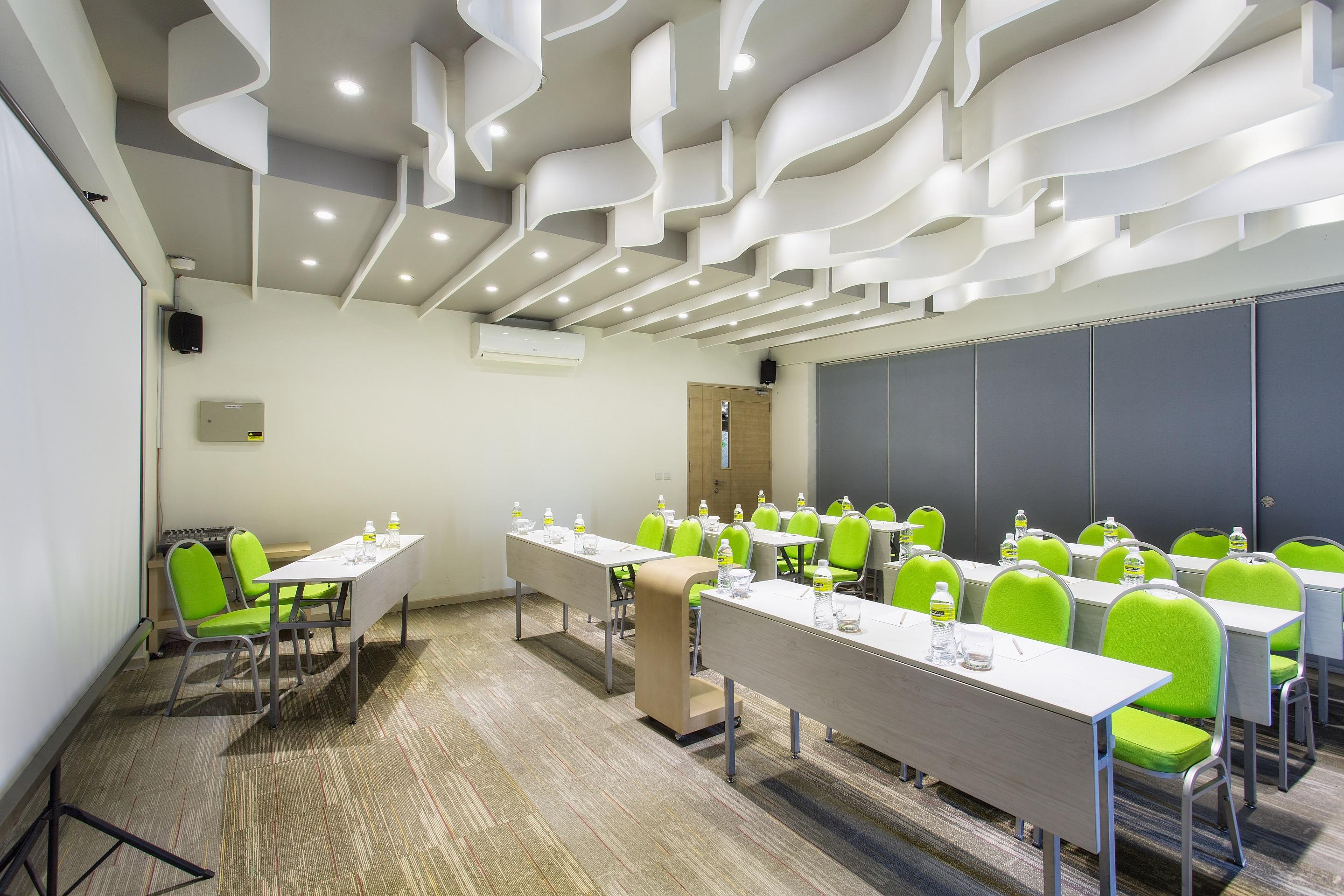Maxonehotels At Bukit Jimbaran Экстерьер фото