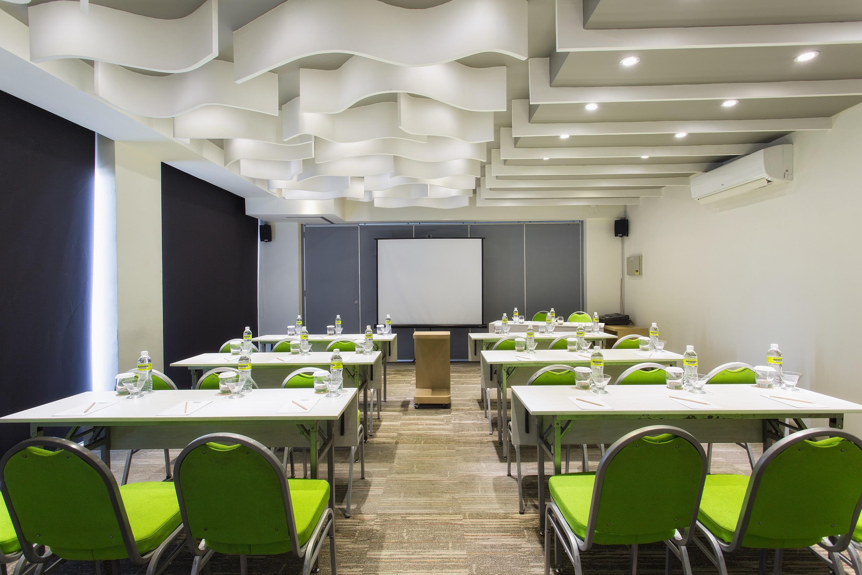 Maxonehotels At Bukit Jimbaran Экстерьер фото