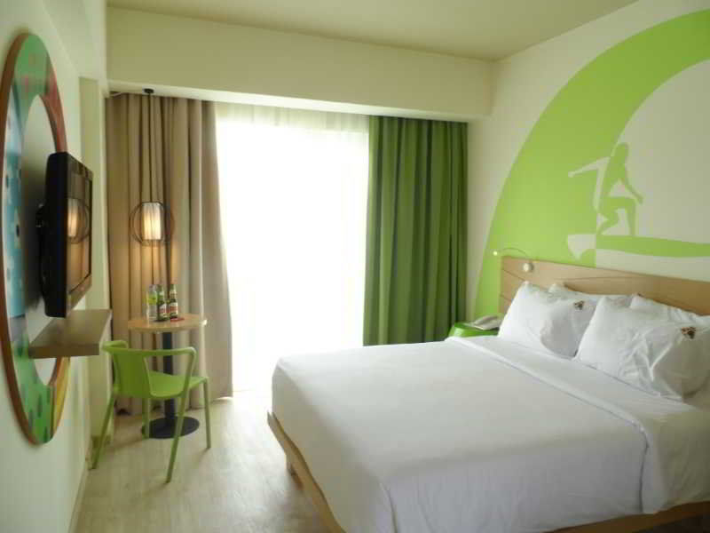 Maxonehotels At Bukit Jimbaran Экстерьер фото